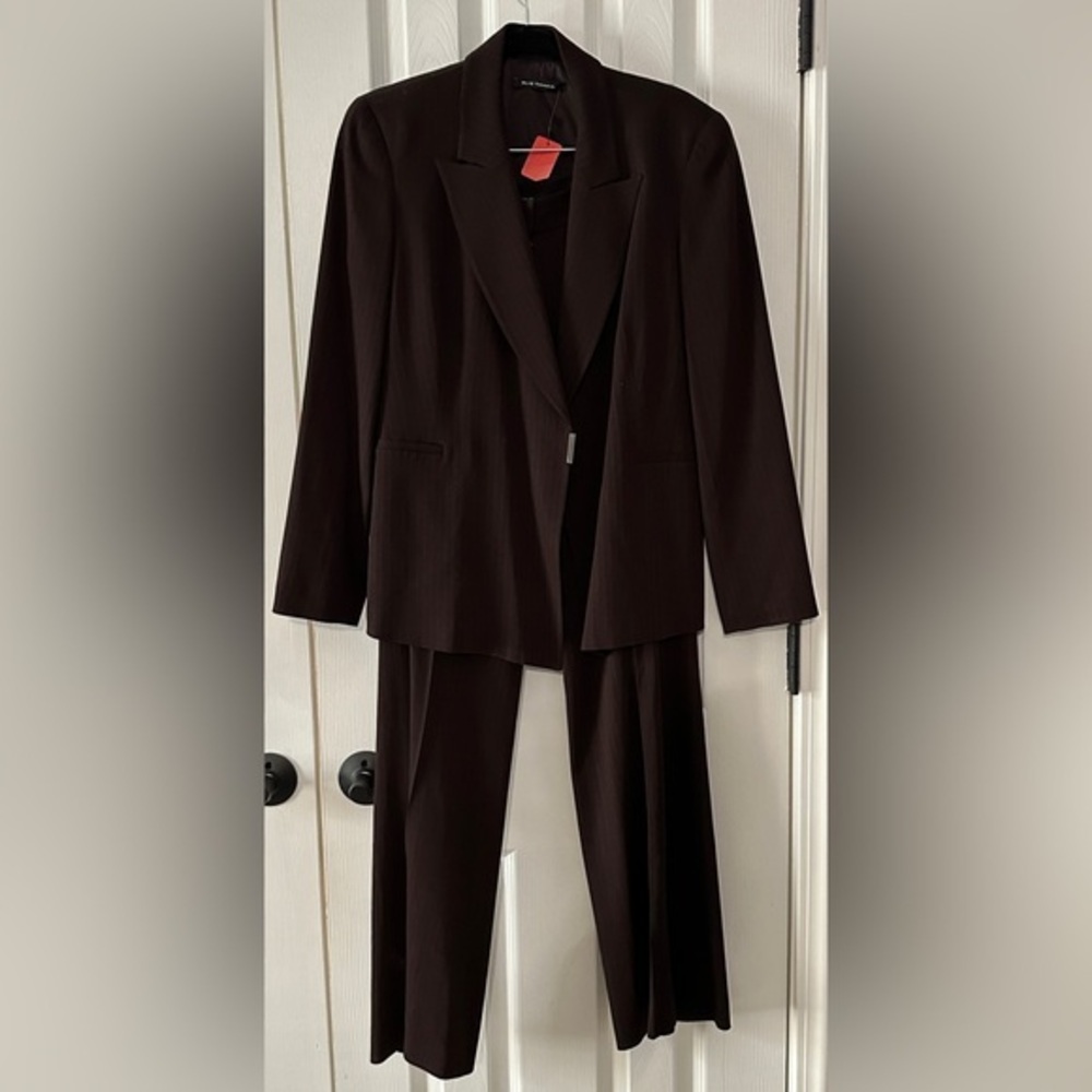 Elie Tahari Burgundy Pinstripe Two-Piece Suit Jacket & Pants Size 8